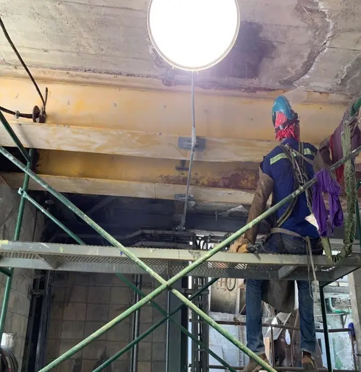 Limpieza Mecánica y Pintado de Vigas