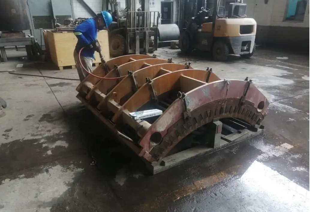 Armado de Placa de Impacto para Trituradora de Piedras